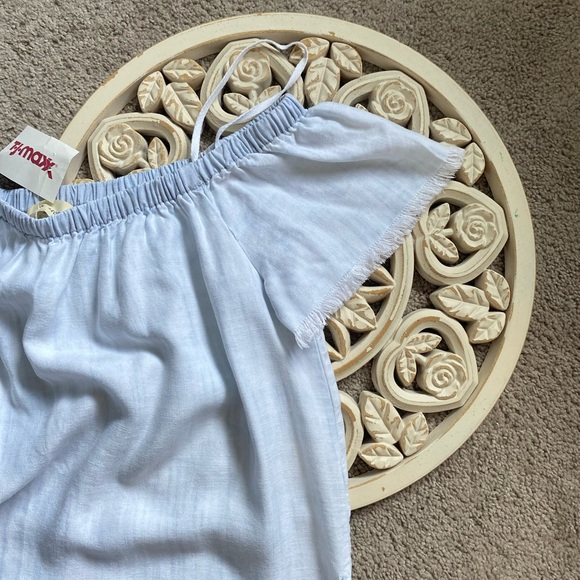 Cloth & Stone Frayed Hem Chambray Off shoulder Top - Picture 5 of 9